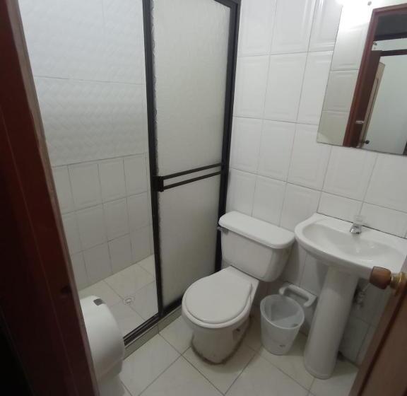 חדר קומפורט לשלושה, La Fontana