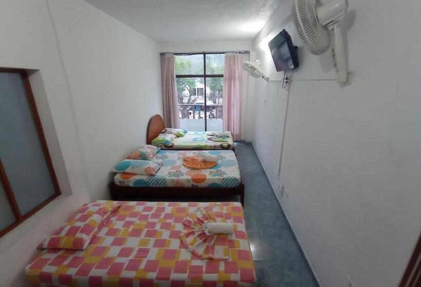 חדר קומפורט לשלושה, La Fontana