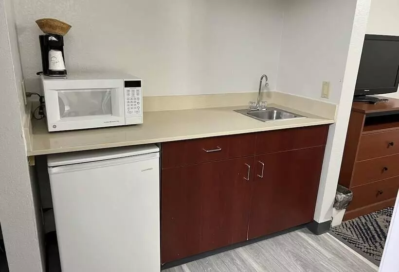 スイート, Baymont By Wyndham Omaha Sw