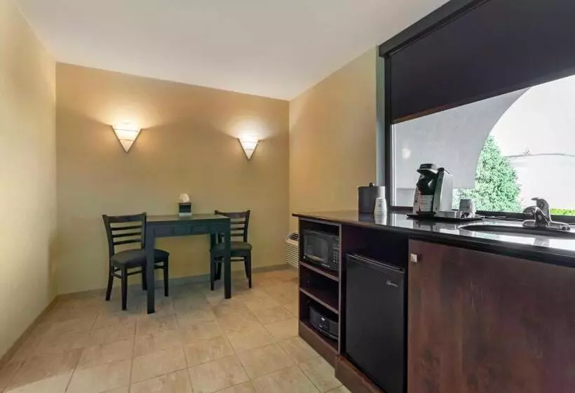 キングサイズベッドのスイートルーム, Best Western Plus Coeur D'alene Inn