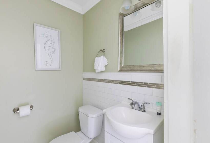 침실 1개 주택, Colonial Inn