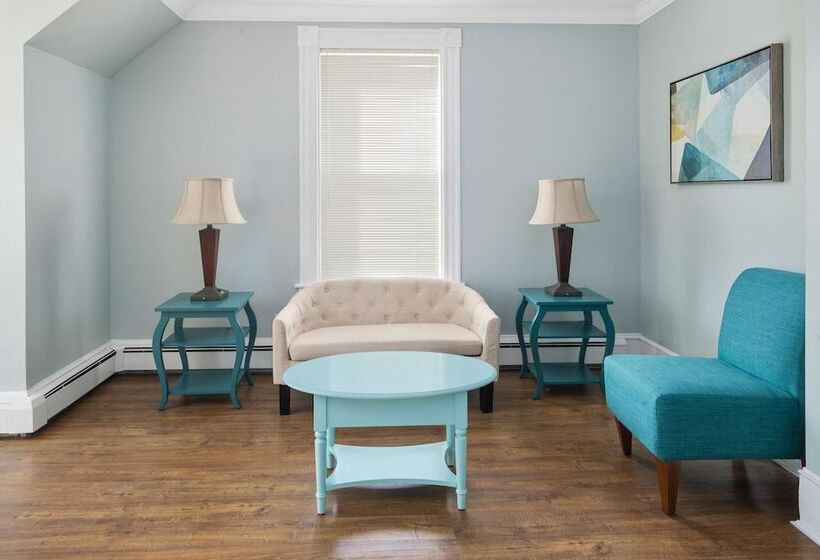 침실 1개 주택, Colonial Inn