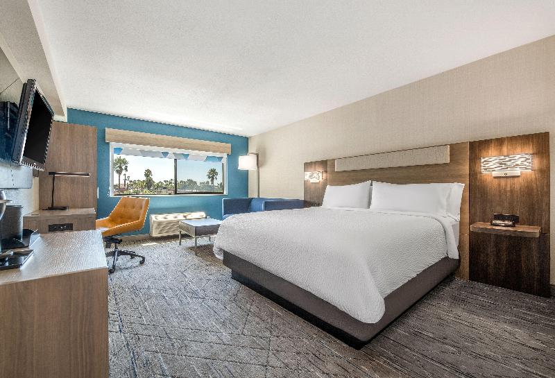 Стандартный Номер Кровать Кинг, Holiday Inn Express San Diego South   National City, An Ihg