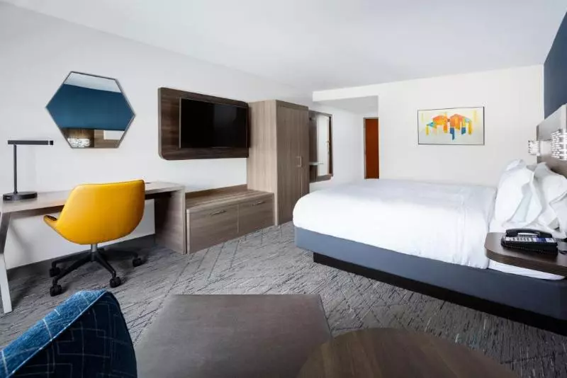 身障者適用キングサイズベッドルーム, Holiday Inn Express & Suites Williamsburg, An Ihg