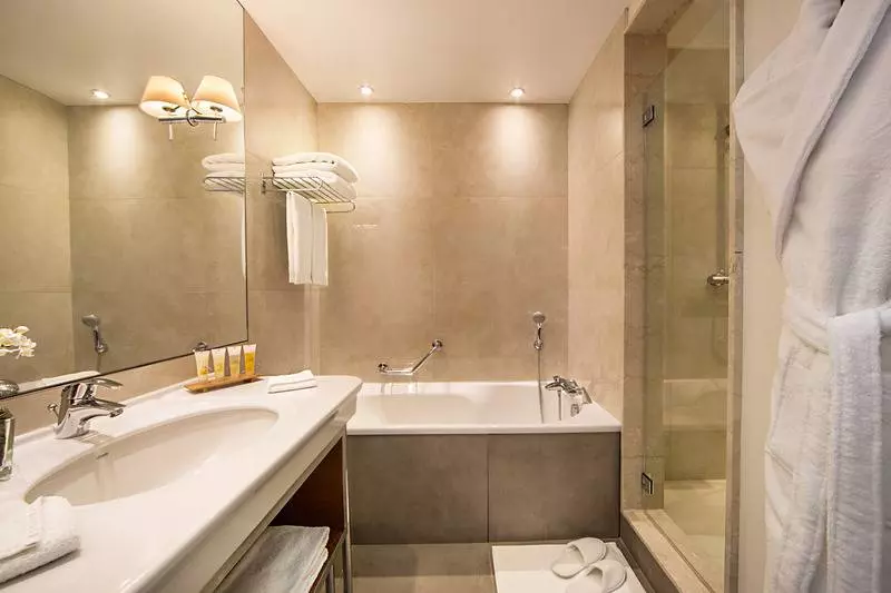 身障者適用キングサイズベッドルーム, Best Western Plus Heritage Rail Inn & Suites