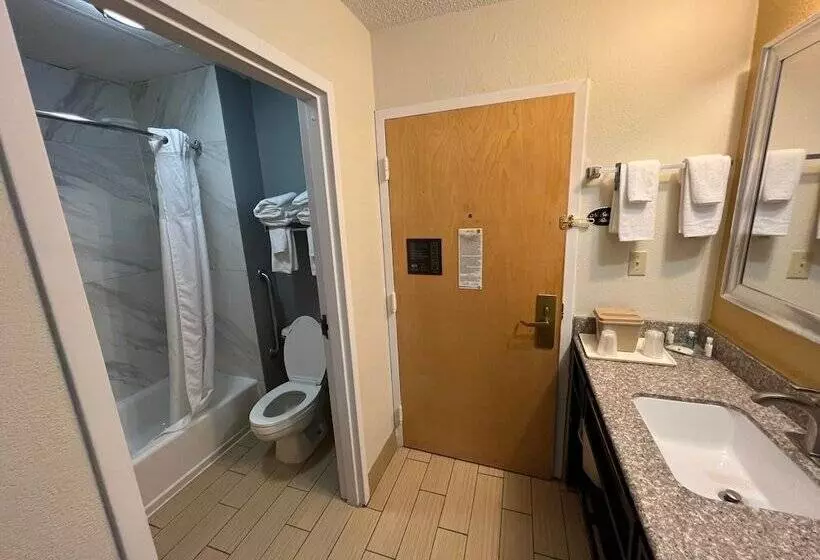 اتاق استاندارد با 2 تخت دوبل, Quality Inn Richmond Airport