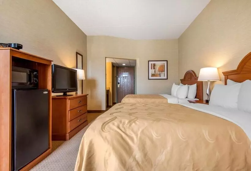 ２ダブルベッドのスタンダードルーム, Quality Inn & Suites