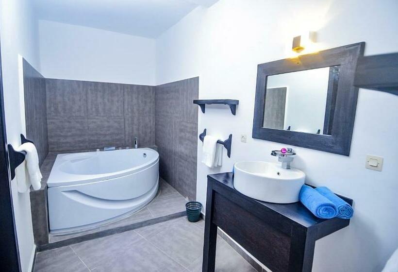 اتاق سوپریور با تخت بزرگ, La Bombonera