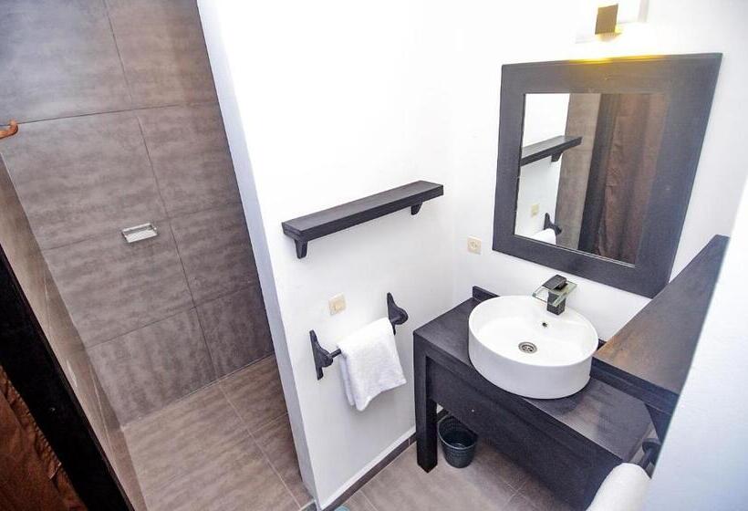 اتاق استاندارد با تخت بزرگ, La Bombonera