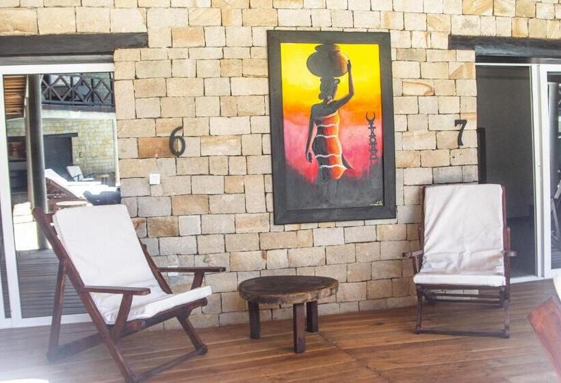 سوئیت با تخت بزرگ, La Bombonera