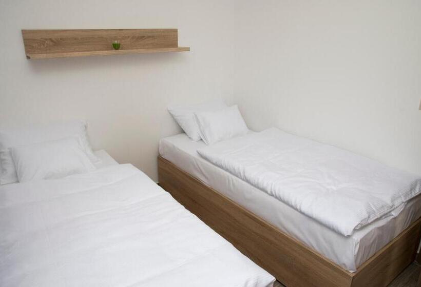 1 Bedroom Apartment Lake View, Akvárium Apartmanházak