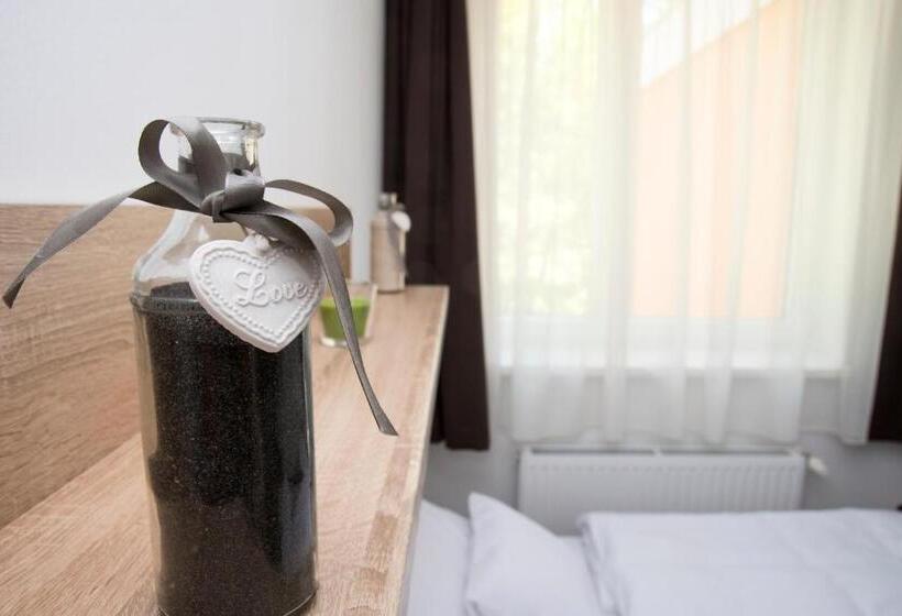 1 Bedroom Apartment Lake View, Akvárium Apartmanházak