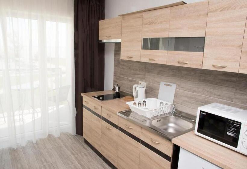 1 Bedroom Apartment Lake View, Akvárium Apartmanházak