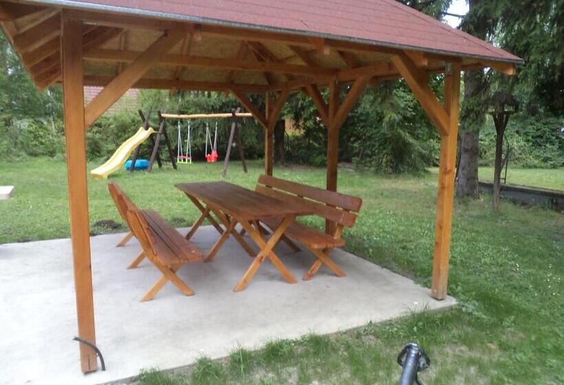 带1个卧室带花园景观的公寓, Akvárium Apartmanházak