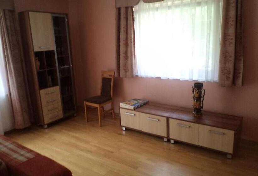 Апартаменты 1 Спальня Вид на Сад, Akvárium Apartmanházak