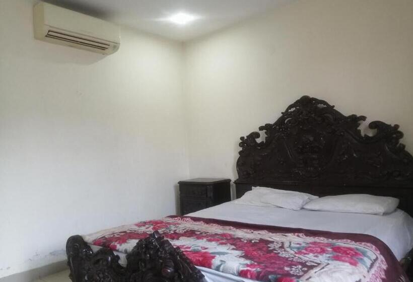 اتاق لوکس, Fortville