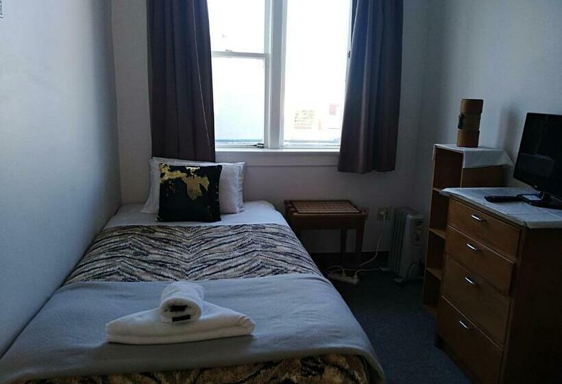 スタンダードシングルルーム, The Eagle