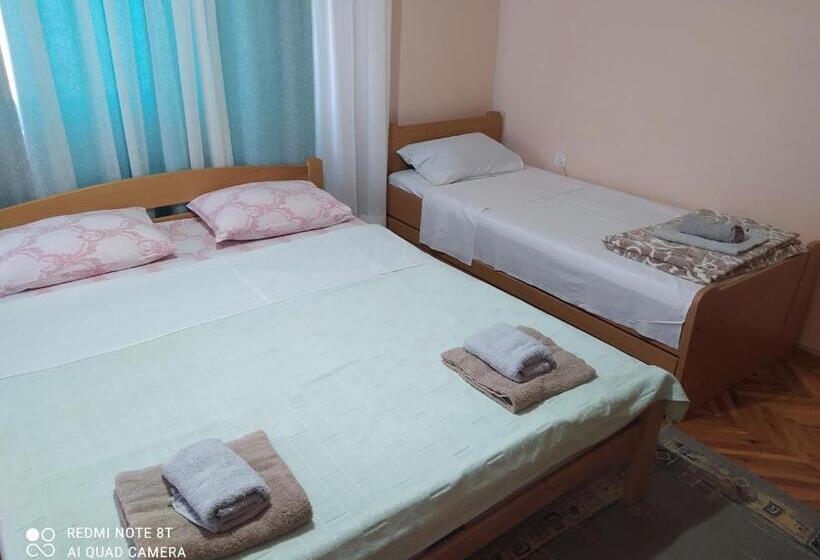 اتاق استاندارد سه تخته با سرویس بهداشتی مشترک, Apartment & Rooms Aleksandar