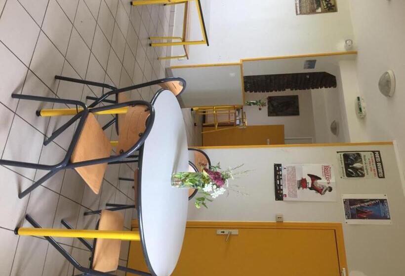 غرفة قياسية مطلّة علي الحديقة, Auberge De Jeunesse La Hulotte