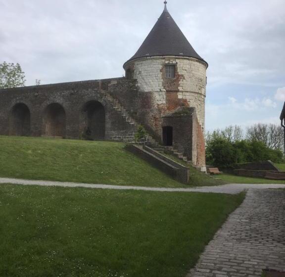 غرفة قياسية مطلّة علي الحديقة, Auberge De Jeunesse La Hulotte