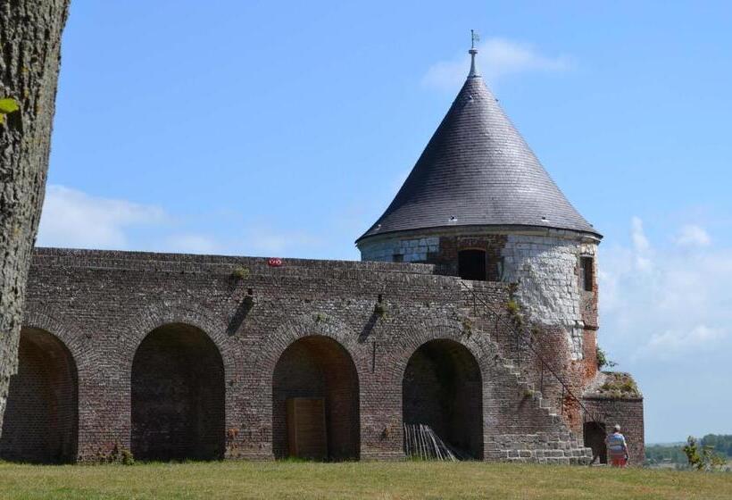 غرفة عائلية مطلّة علي الحديقة, Auberge De Jeunesse La Hulotte