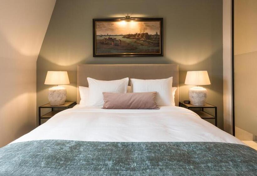 Номер Deluxe, Mondragon