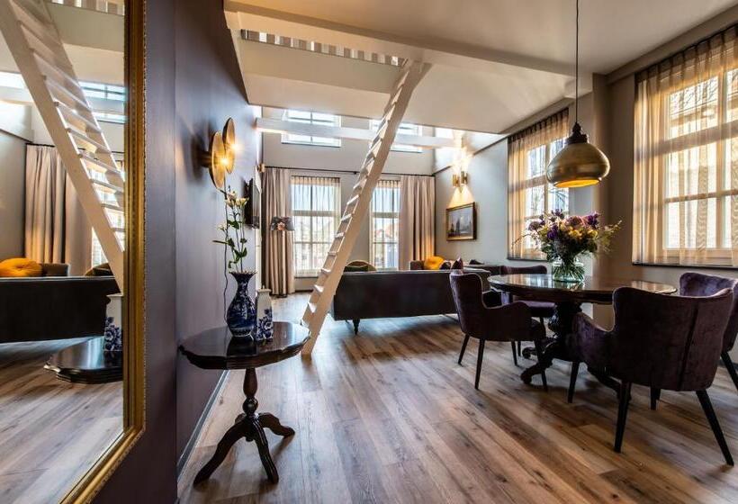 Family Suite, Mondragon