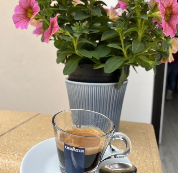 غرفة قياسية ثلاثية, Villa Ada