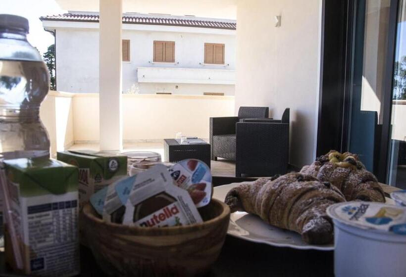 غرفة قياسية ثلاثية, Villa Ada