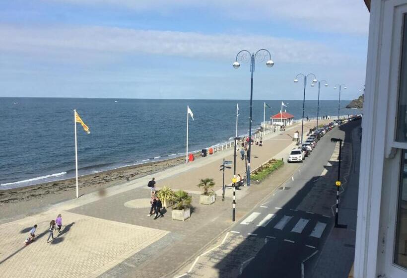 غرفة قياسية مطلّة علي البحر, Helmsman Guesthouse