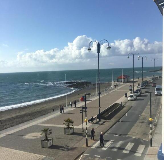 غرفة قياسية مطلّة علي البحر, Helmsman Guesthouse