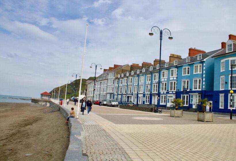 غرفة ديلوكس مطلّة علي البحر, Helmsman Guesthouse