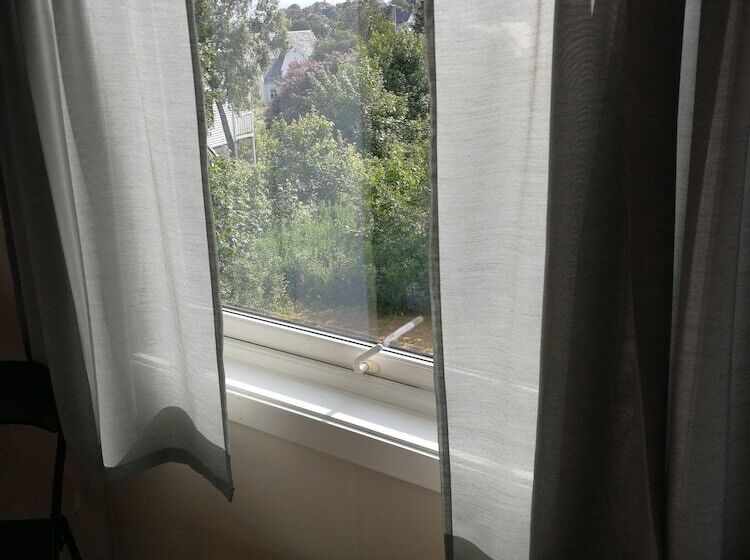 Номер Стандарт, Lodèk Motel