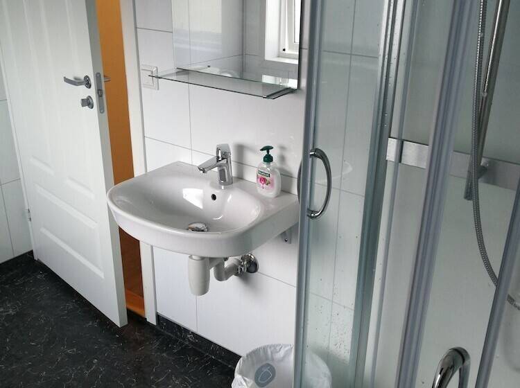 Апартаменты 3 Спальни, Lodèk Motel