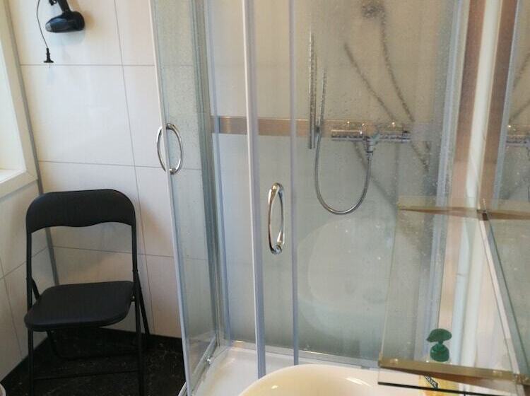 Апартаменты 3 Спальни, Lodèk Motel