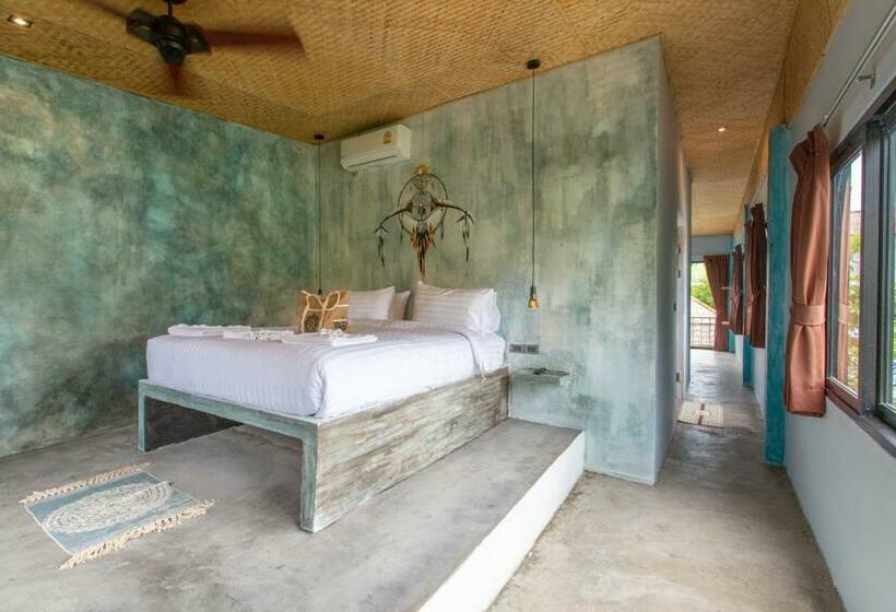 اتاق خانوادگی, Dreamcatcher Boutique