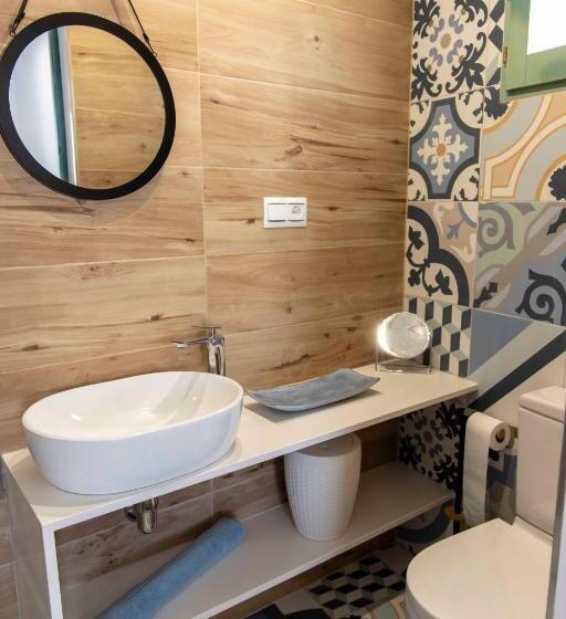 غرفة ديلوكس مطلّة علي البحر, Hostal Boutique Olvido 22 Adults Only