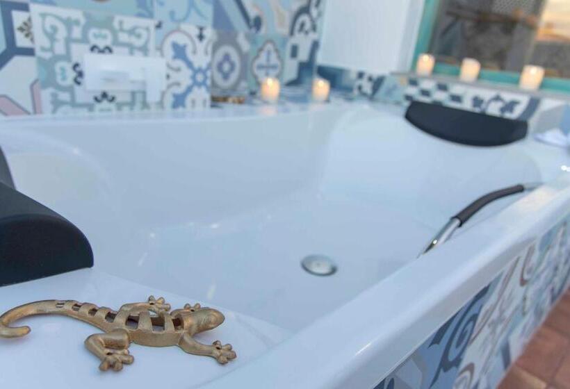 جناح مزود بتراس, Hostal Boutique Olvido 22 Adults Only