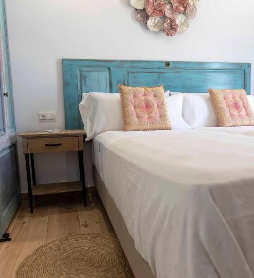 غرفة ديلوكس مطلّة علي البحر, Hostal Boutique Olvido 22 Adults Only