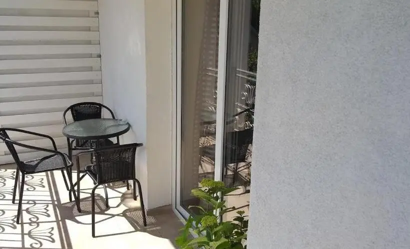 آپارتمان 1 خوابه با بالکن, Apartamentai šalia Baseino