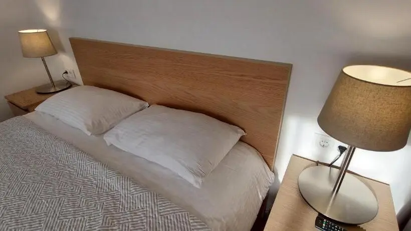 اتاق خانوادگی, Apartamentai šalia Baseino