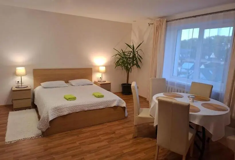 سوئیت 2 خوابه, Apartamentai šalia Baseino