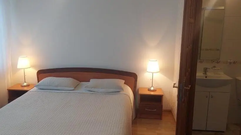اتاق استاندارد, Apartamentai šalia Baseino