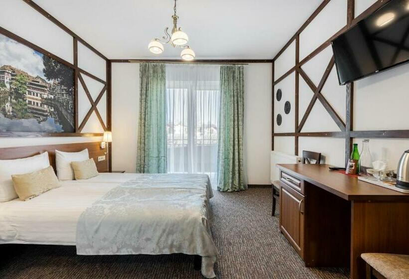 اتاق راحتی سه تخته, Poeziya Mandriv