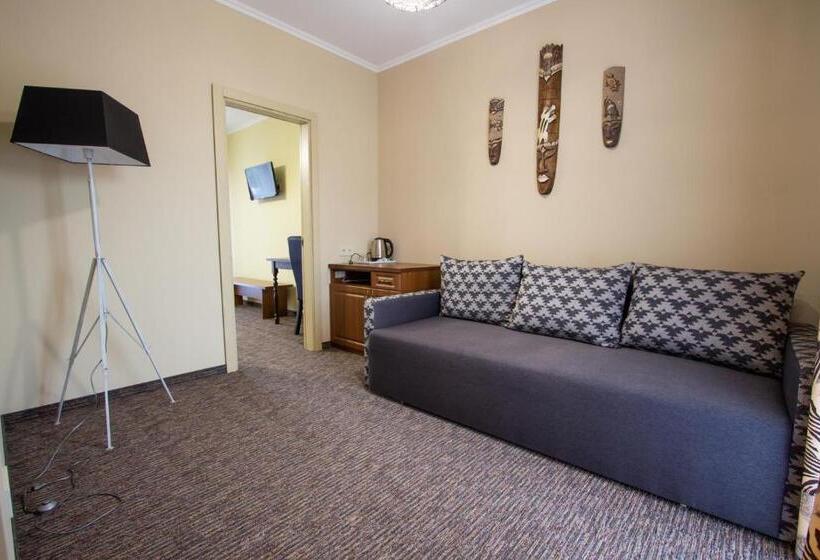 سوییت, Poeziya Mandriv