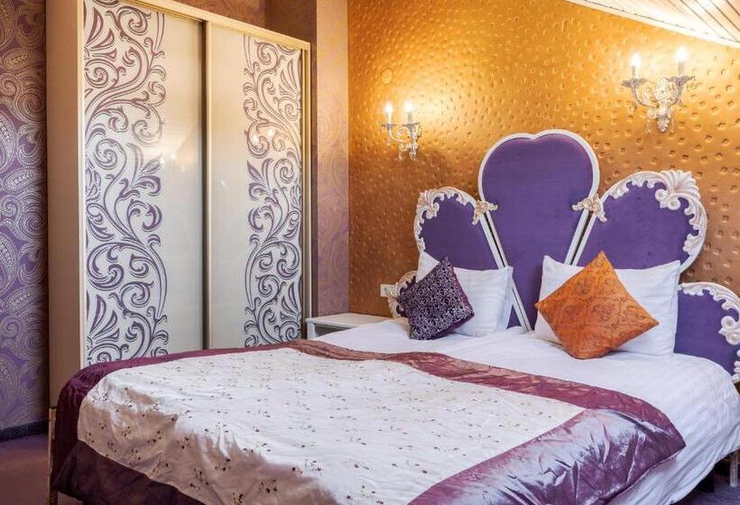 آپارتمان 2 خوابه, Poeziya Mandriv