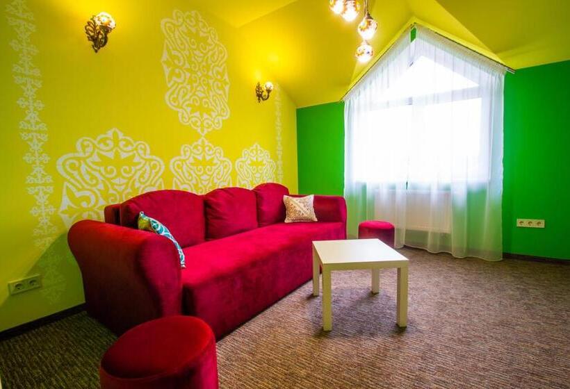 آپارتمان 2 خوابه, Poeziya Mandriv