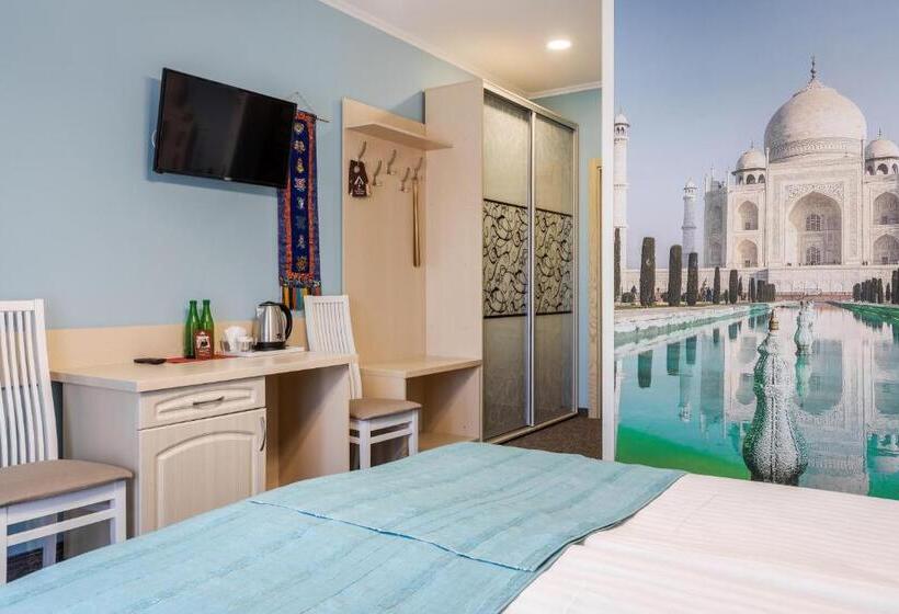 اتاق راحتی سه تخته, Poeziya Mandriv