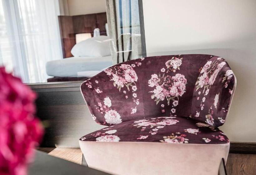 Люкс Адаптированный для Инвалидов, Prunner Luxury Suites Adults Only