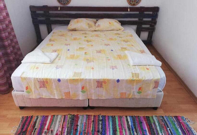 غرفة إقتصادية ثلاثية, Zen Hotel Varvara